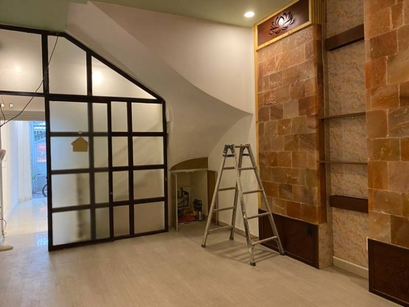 Cho thuê mặt Bằng Đường Hẻm lớn Tôn Thất Tùng, P. Bến Thành, Quận 1
